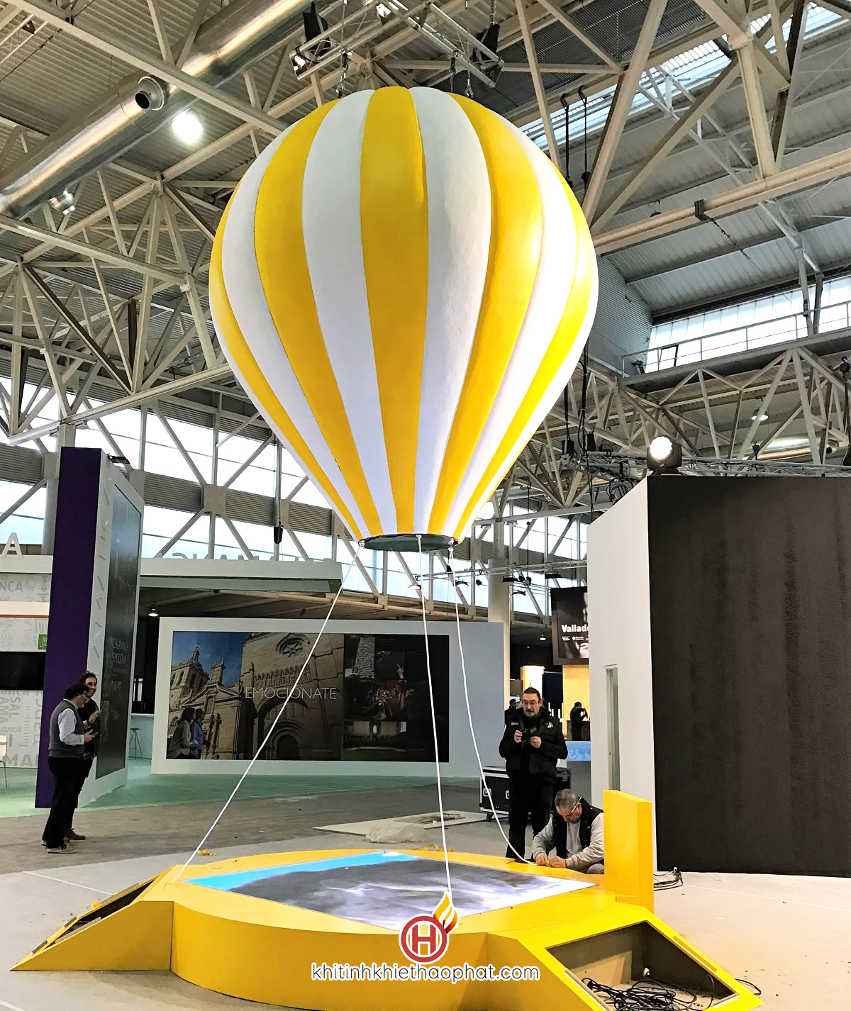 khinh-khi-cau-quang-cao-9